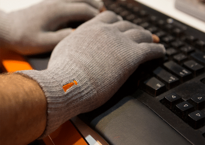 Incrediwear-Circulation-Gloves-Image-1