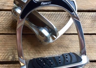 Flex-On-Aluminium-Stirrups-Customisable-3