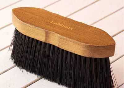 LeMieux-Artisan-Flick-Brush-2